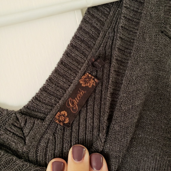 Guess peek-a-boo shoulder top - Picture 2 of 2